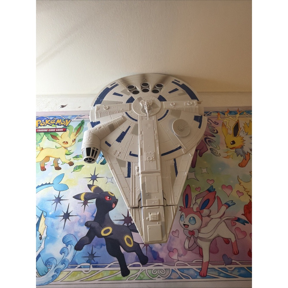 Star Wars Millennium Falcon Hasbro Toy Spaceship Lucasfilm White Blue UB11 1ETUK